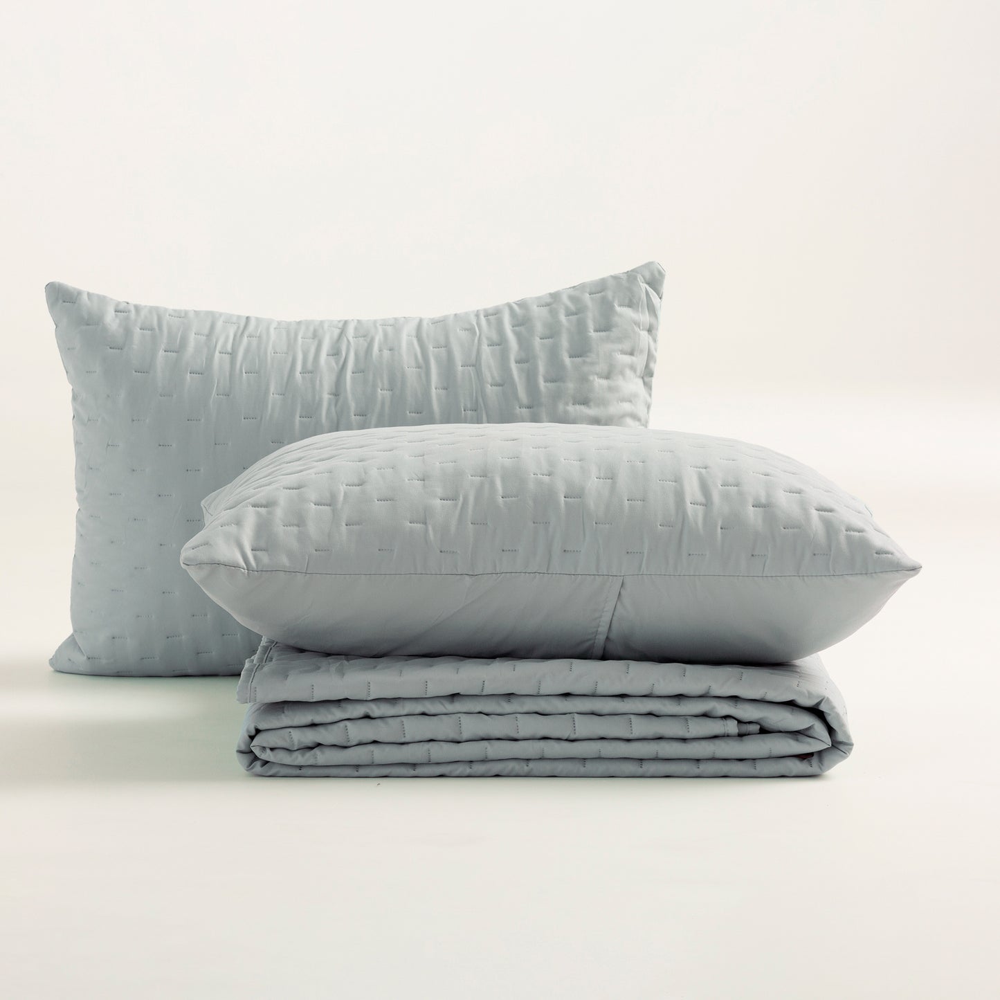 PLAIN QUILTED BEDSPREAD