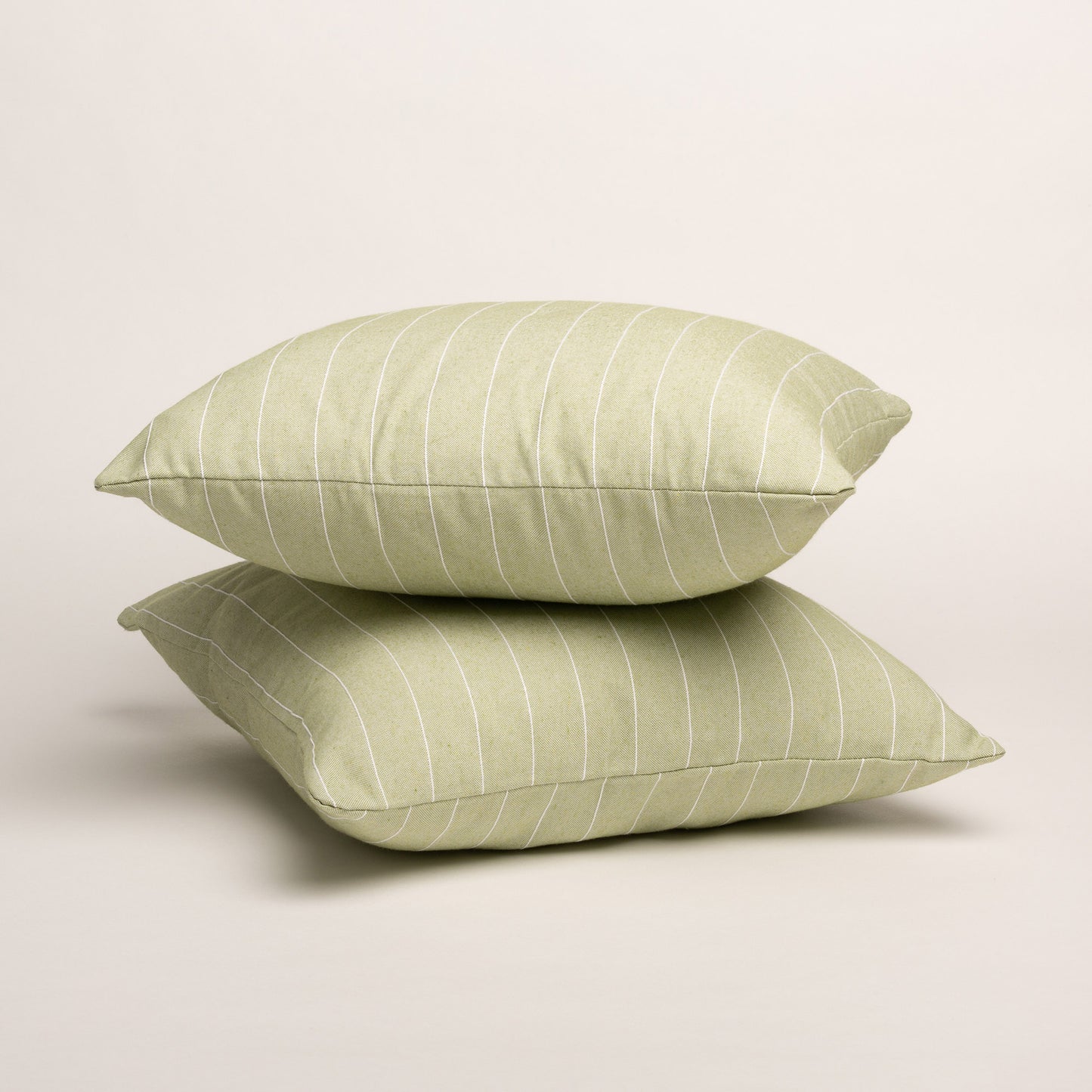 LOT DE 2 HOUSSES DE COUSSIN FIL EN RELIEF