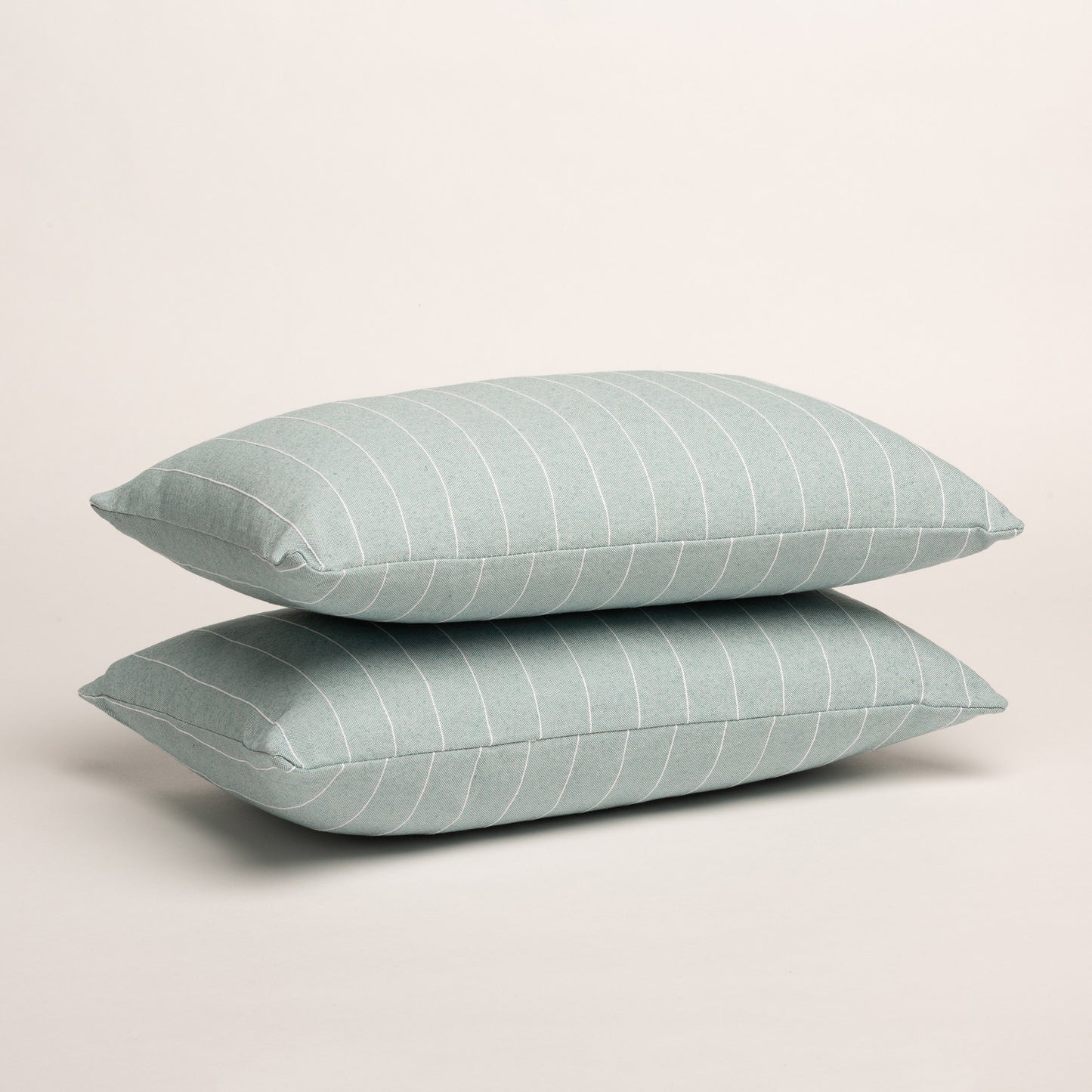 LOT DE 2 HOUSSES DE COUSSIN FIL EN RELIEF