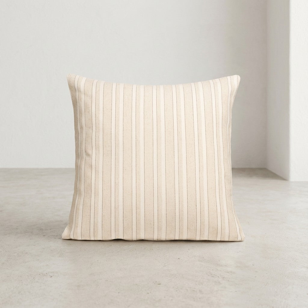 LOT DE 2 HOUSSES DE COUSSIN FIL EN RELIEF