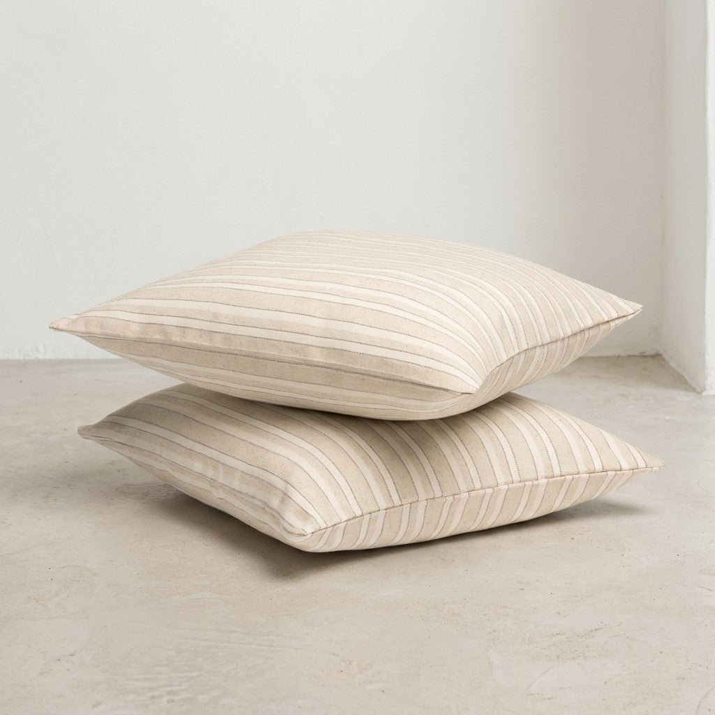LOT DE 2 HOUSSES DE COUSSIN FIL EN RELIEF