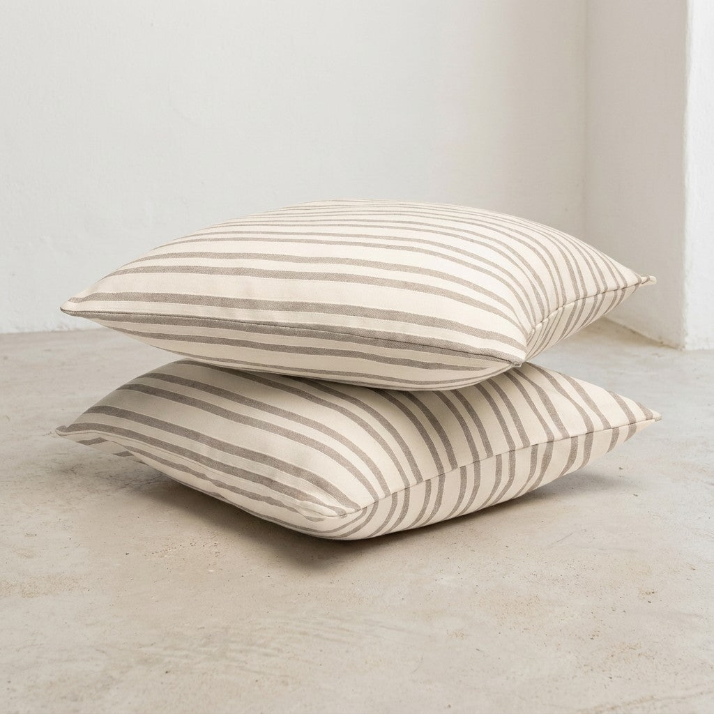 LOT DE 2 HOUSSES DE COUSSIN FIL EN RELIEF