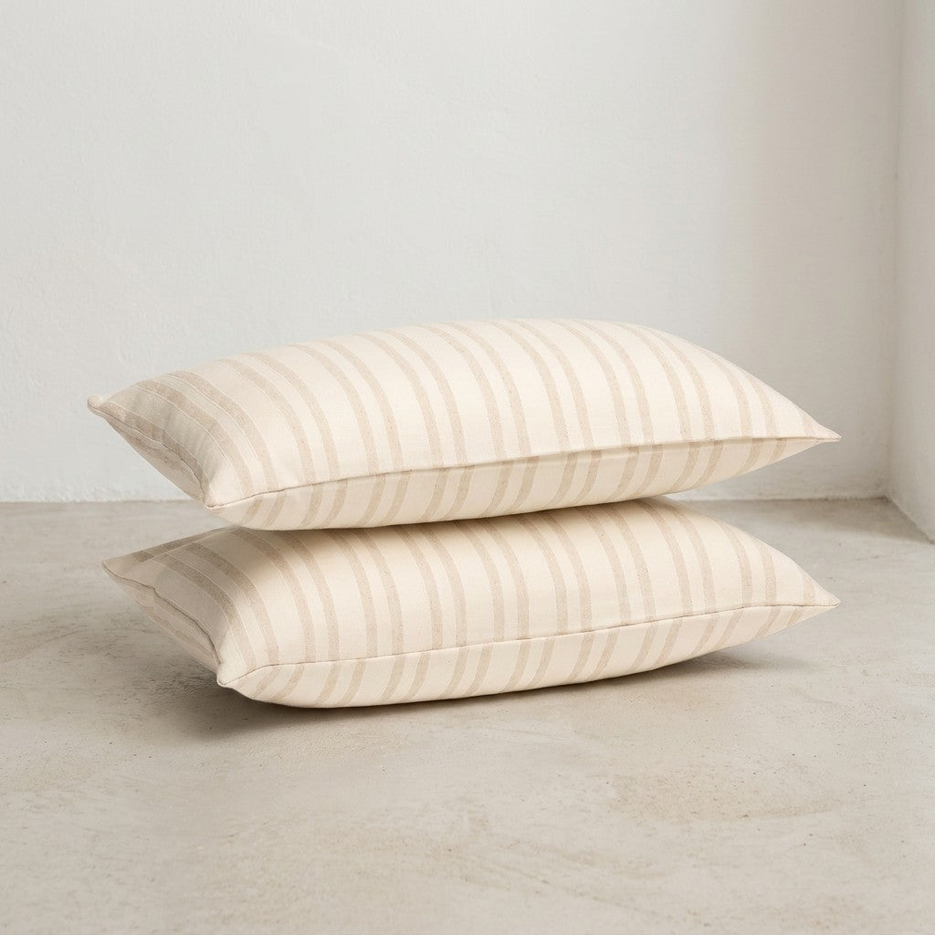 LOT DE 2 HOUSSES DE COUSSIN FIL EN RELIEF