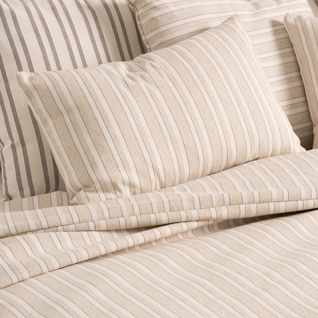LOT DE 2 HOUSSES DE COUSSIN FIL EN RELIEF