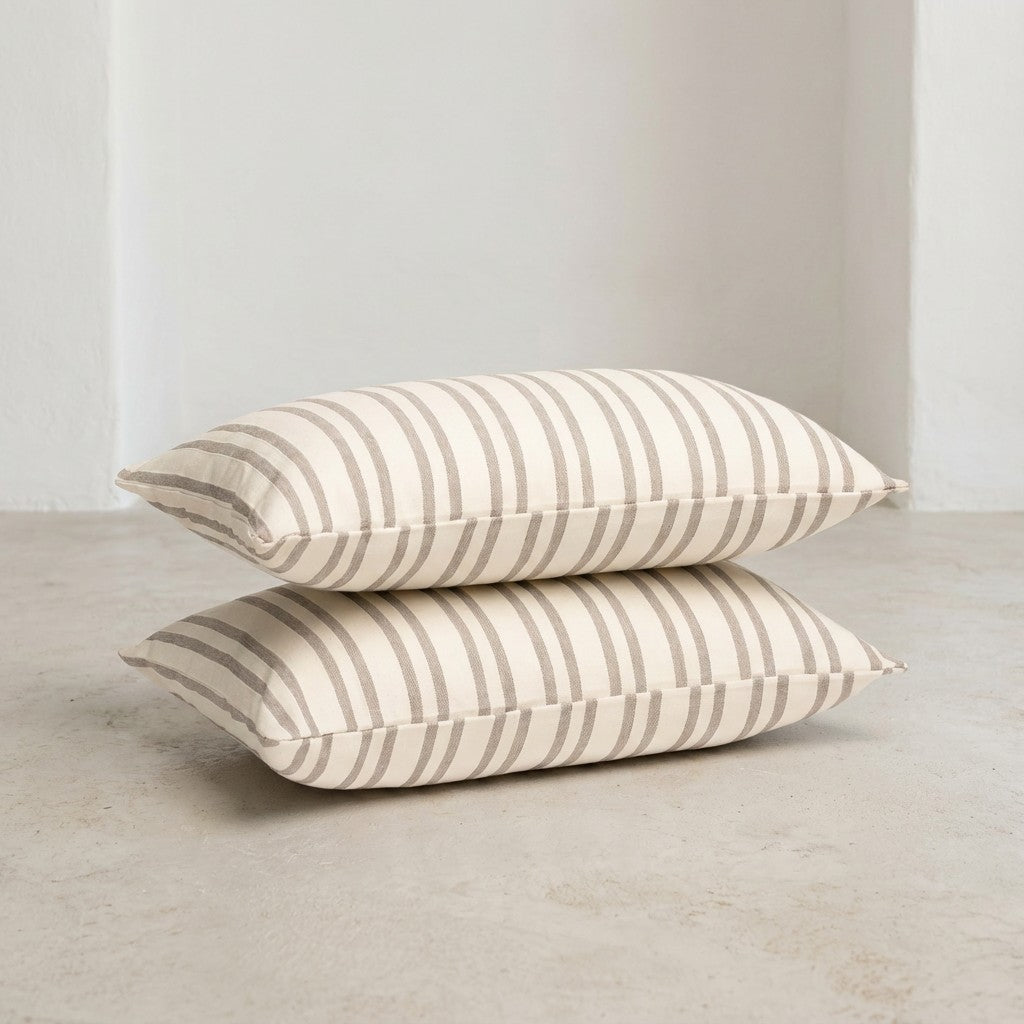 LOT DE 2 HOUSSES DE COUSSIN FIL EN RELIEF