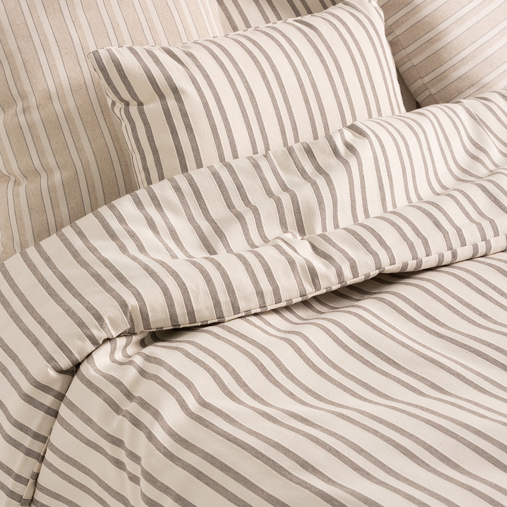 LOT DE 2 HOUSSES DE COUSSIN FIL EN RELIEF