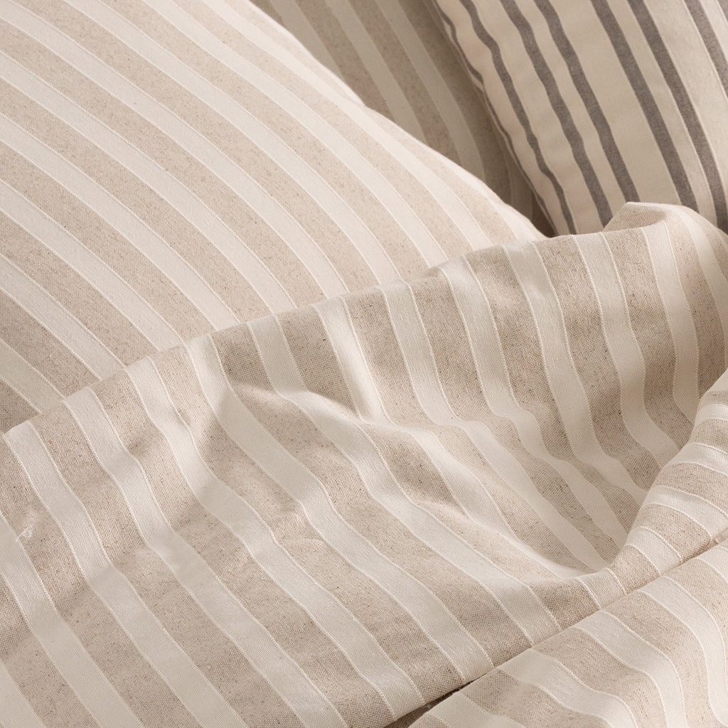 LOT DE 2 HOUSSES DE COUSSIN LIGNE EN RELIEF
