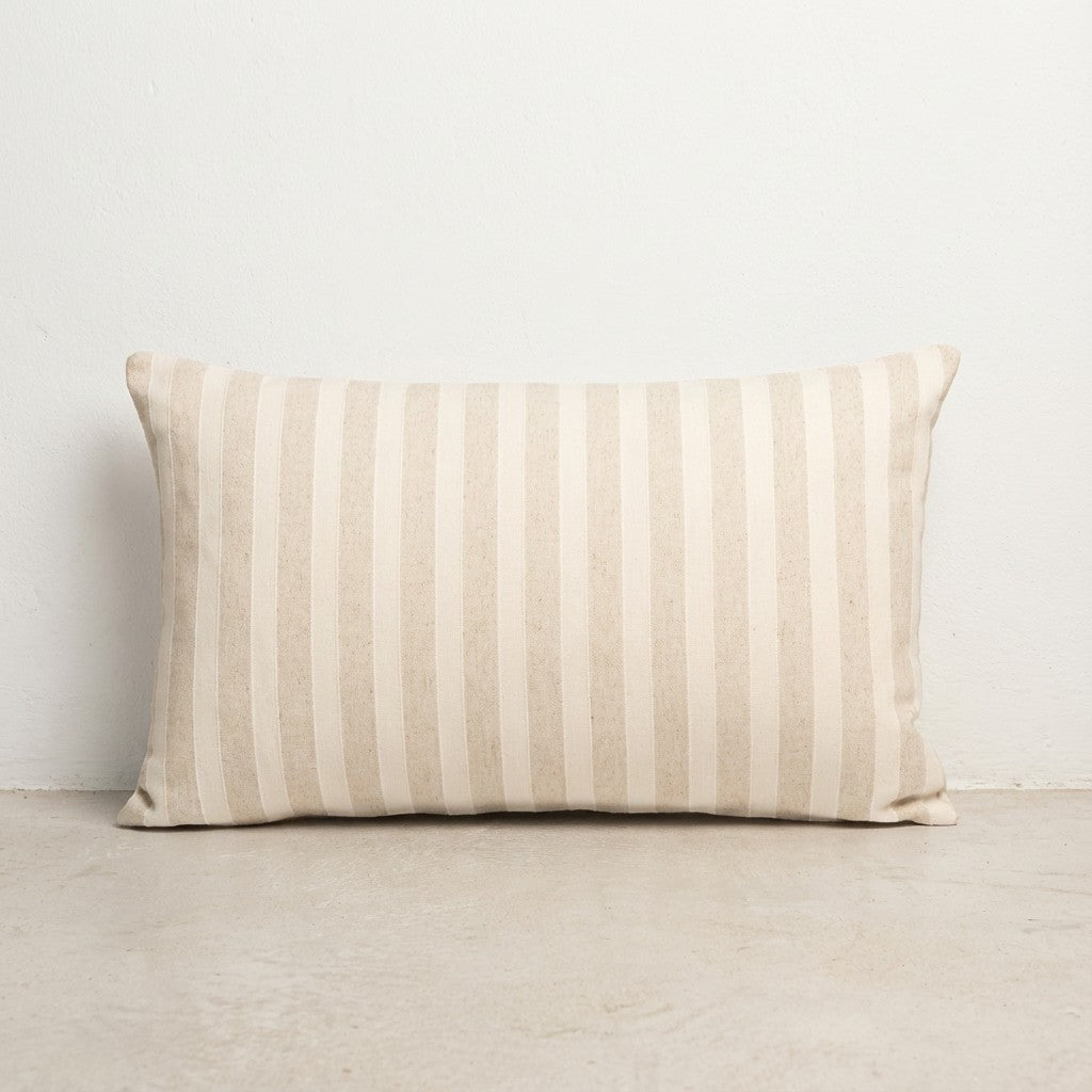 LOT DE 2 HOUSSES DE COUSSIN LIGNE EN RELIEF