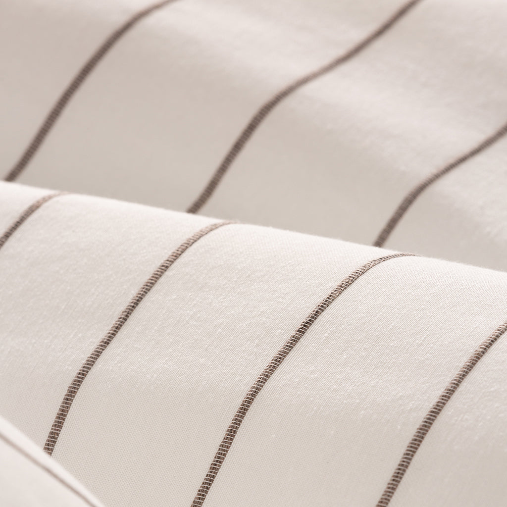 LOT DE 2 HOUSSES DE COUSSIN FIL RELIEF TEINTÉ