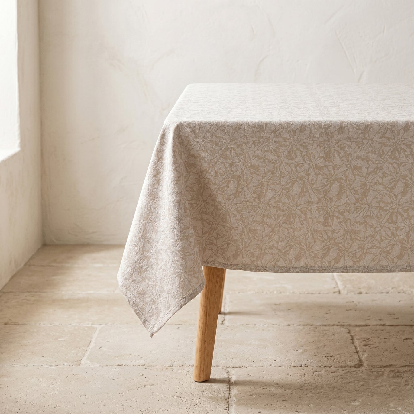 MANTEL ANTIMANCHAS FLORAL