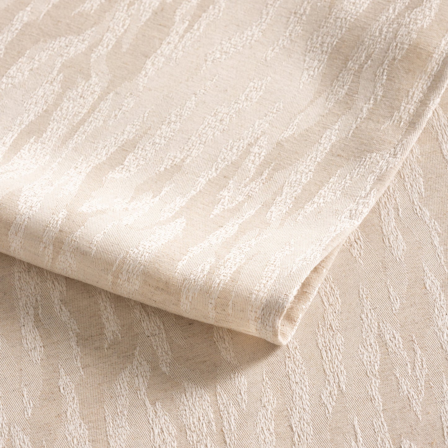 MANTEL ANTIMANCHAS LÍNEAS RELIEVE