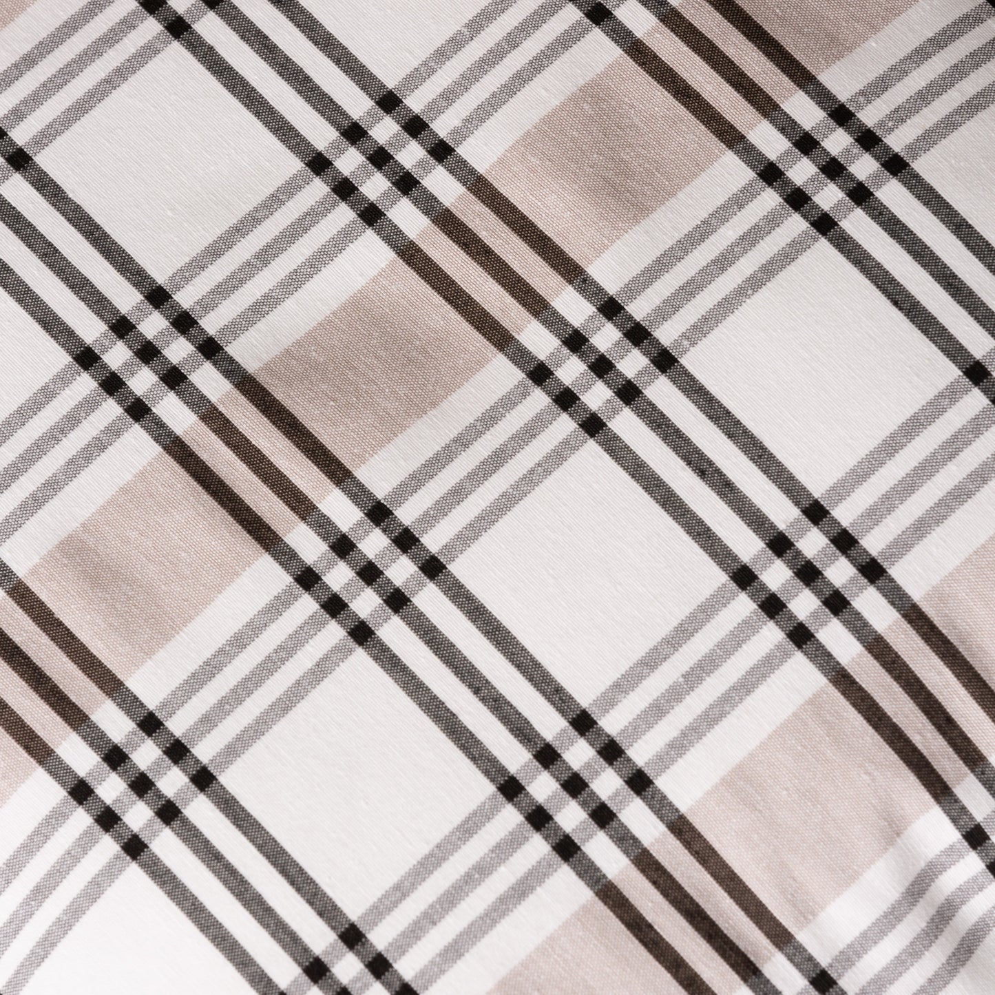 LOT DE 2 HOUSSES DE COUSSIN À CARREAUX