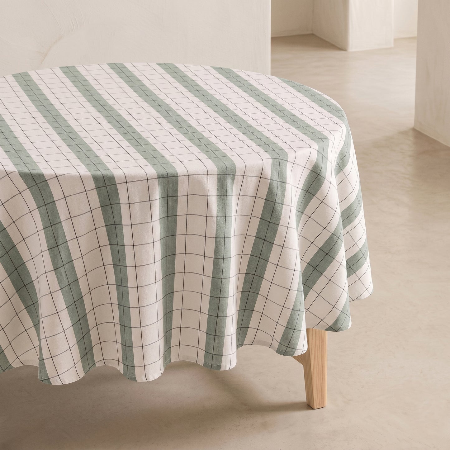 MANTEL REDONDO ANTIMANCHAS CUADROS RELIEVE