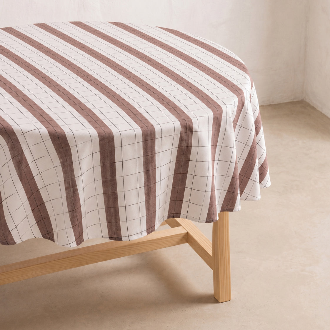 MANTEL REDONDO CUADROS RELIEVE