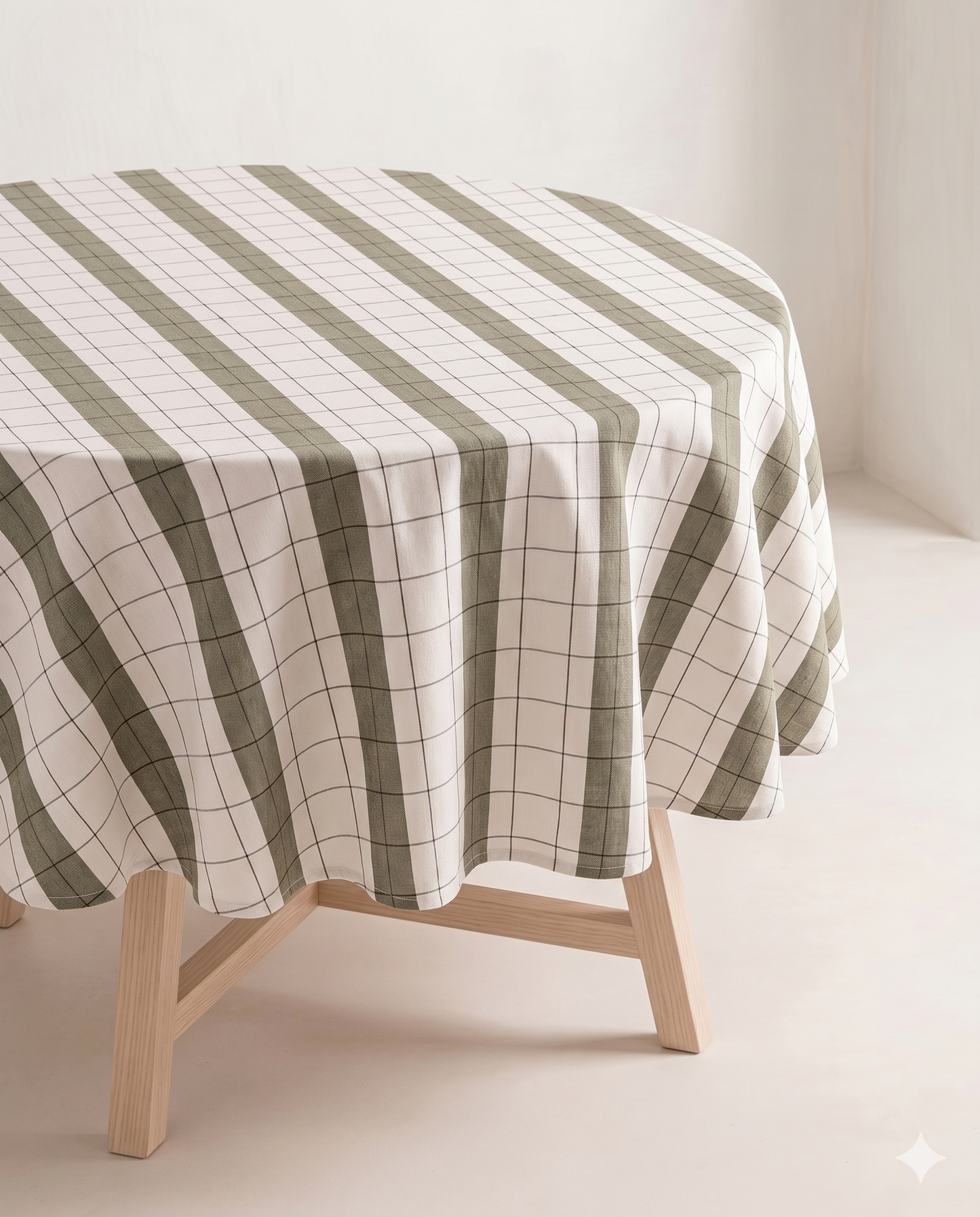 MANTEL REDONDO CUADROS RELIEVE