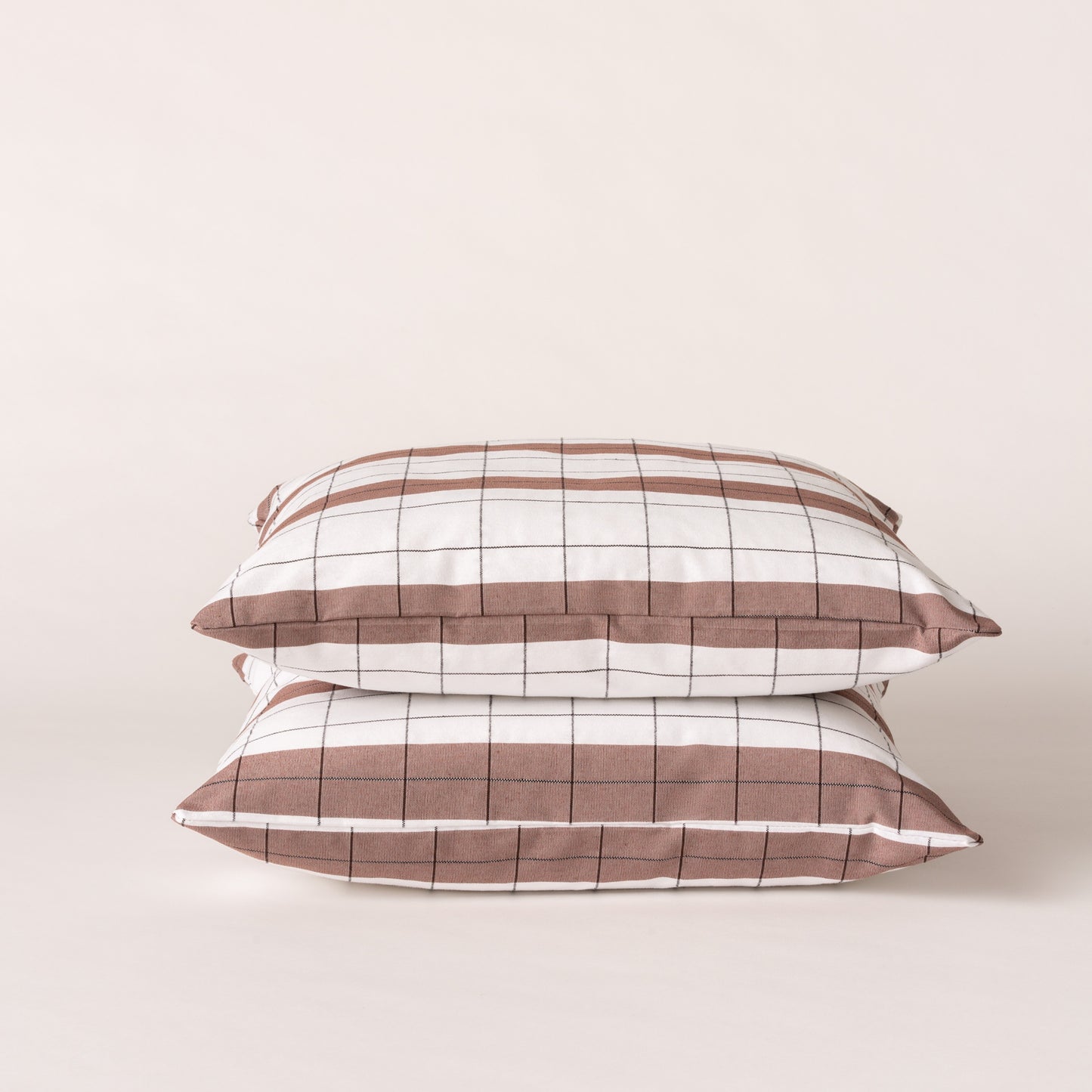 PACK DE 2 HOUSSES DE COUSSIN À CARREAUX EN RELIEF