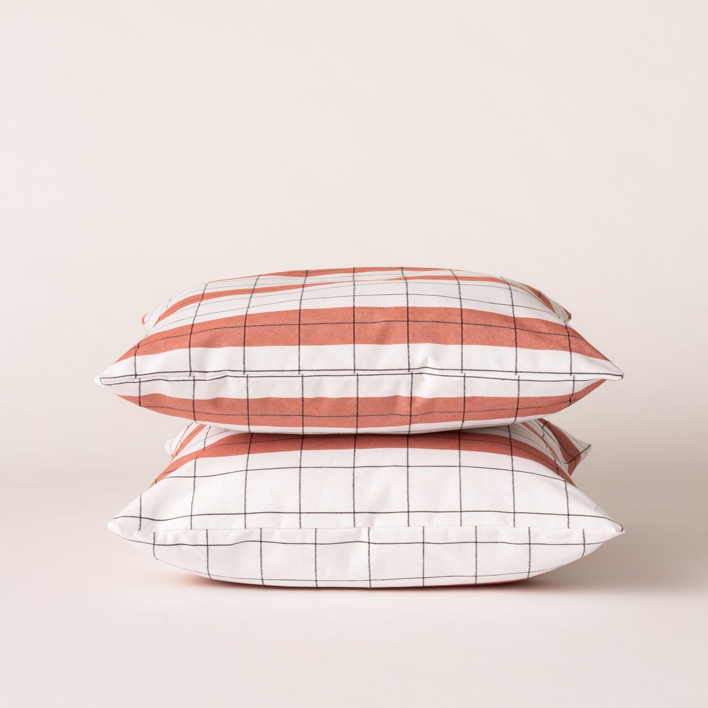 PACK DE 2 HOUSSES DE COUSSIN À CARREAUX EN RELIEF