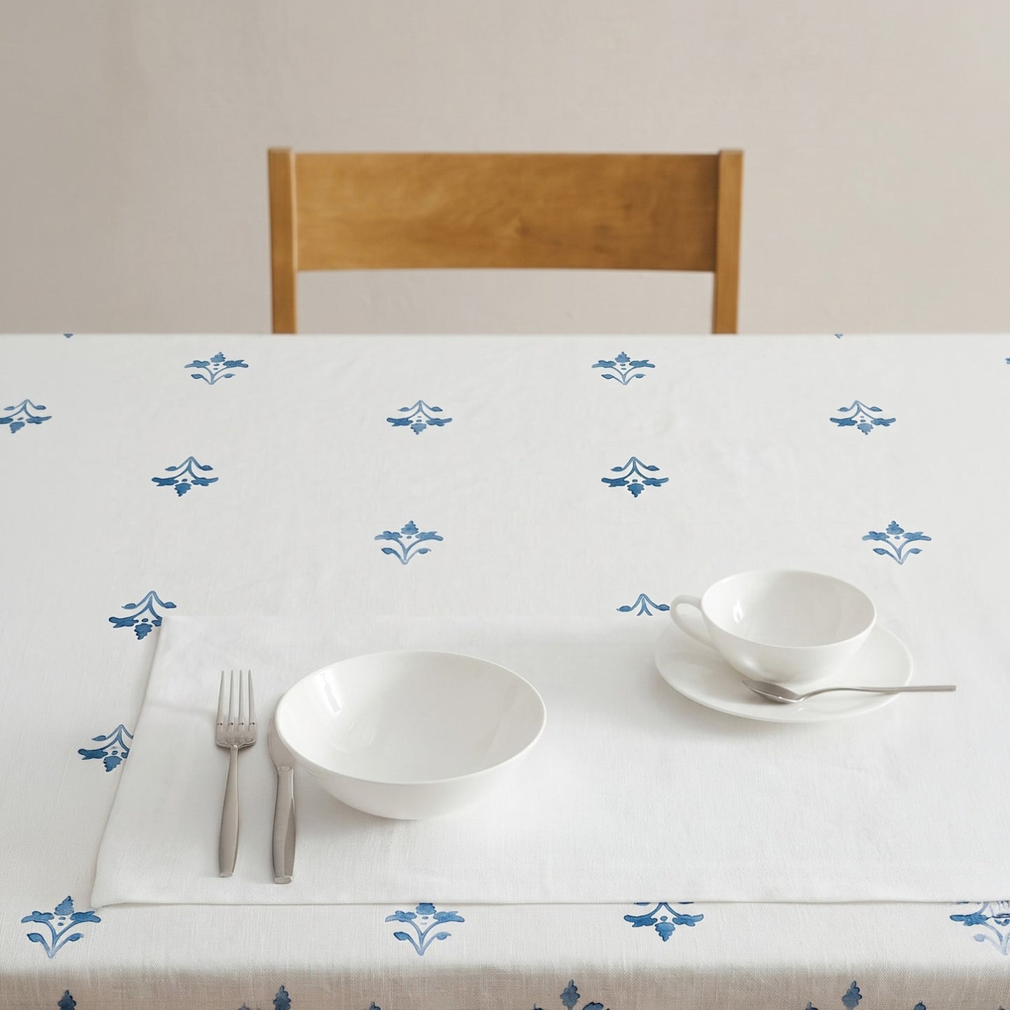 MANTEL ESTAMPADO FLORAL ANTIMANCHAS