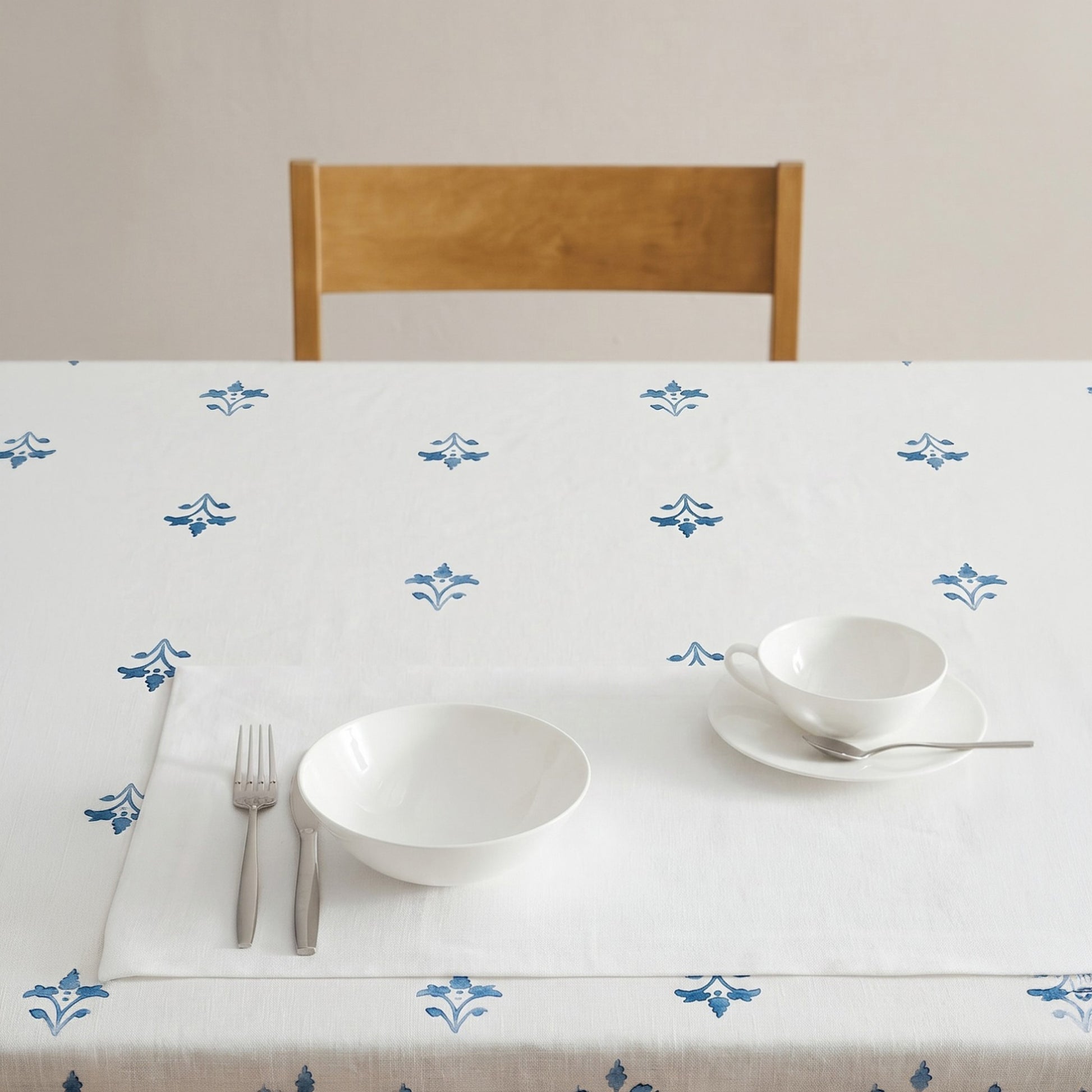 MANTEL ESTAMPADO FLORAL ANTIMANCHAS
