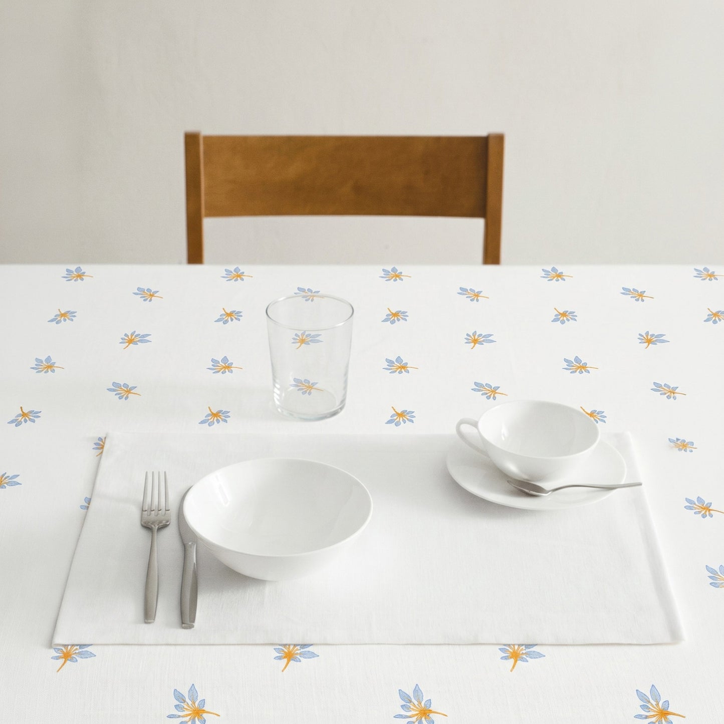 MANTEL ESTAMPADO FLORAL ANTIMANCHAS